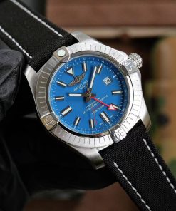 TheChronoLux - Breitling Avenger II GMT 43mm Blue Dial, 13327063065121982