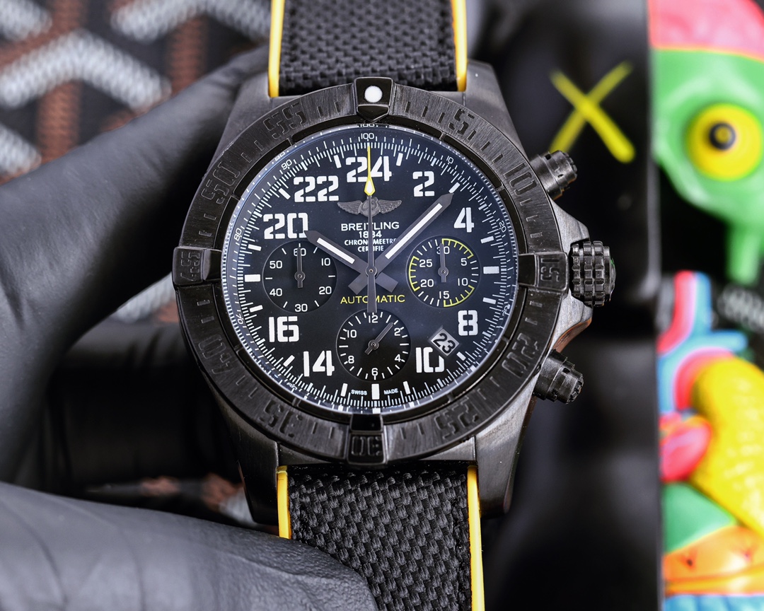 TheChronoLux - Breitling Avenger Hurricane 43mm, 13327066252667927