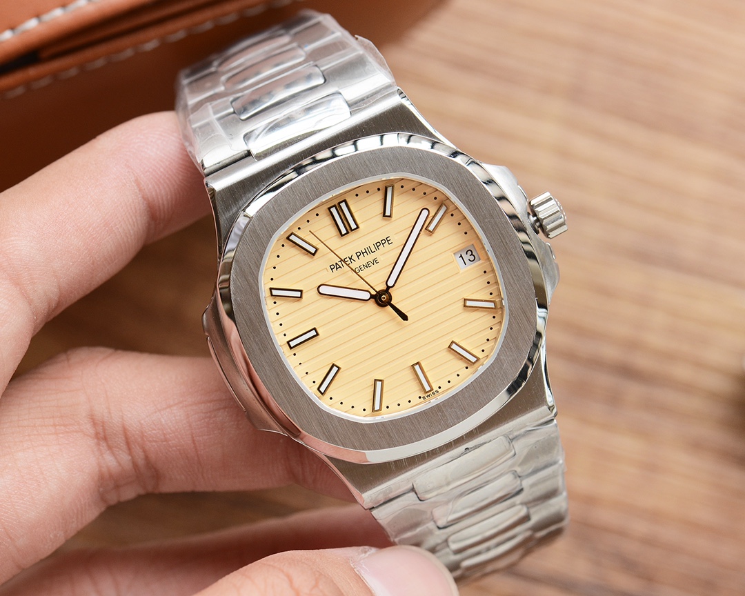 TheChronoLux - Patek Philippe Nautilus 42mm Cream Dial, 13327414926016484