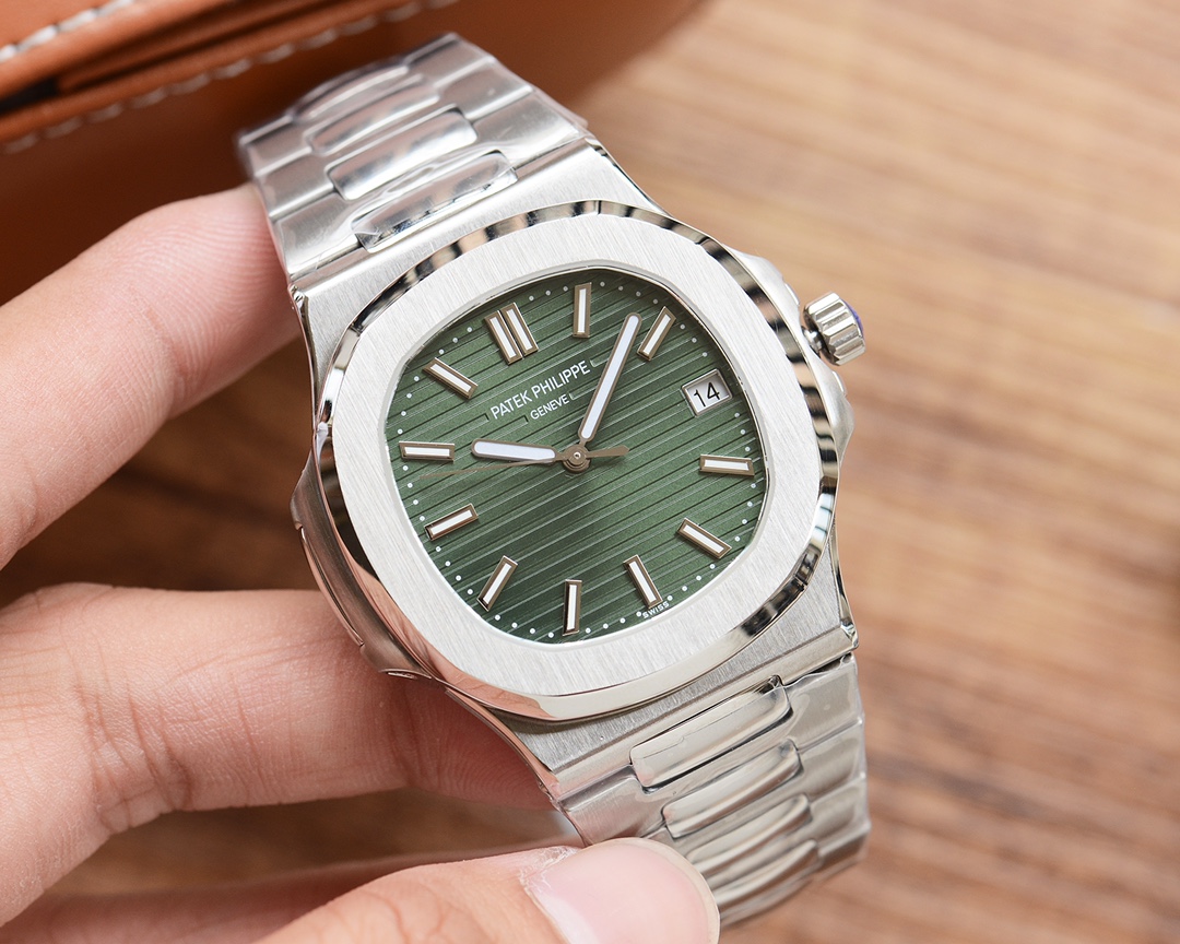 TheChronoLux - Patek Philippe Nautilus 42mm Green Dial, 13327414977125782