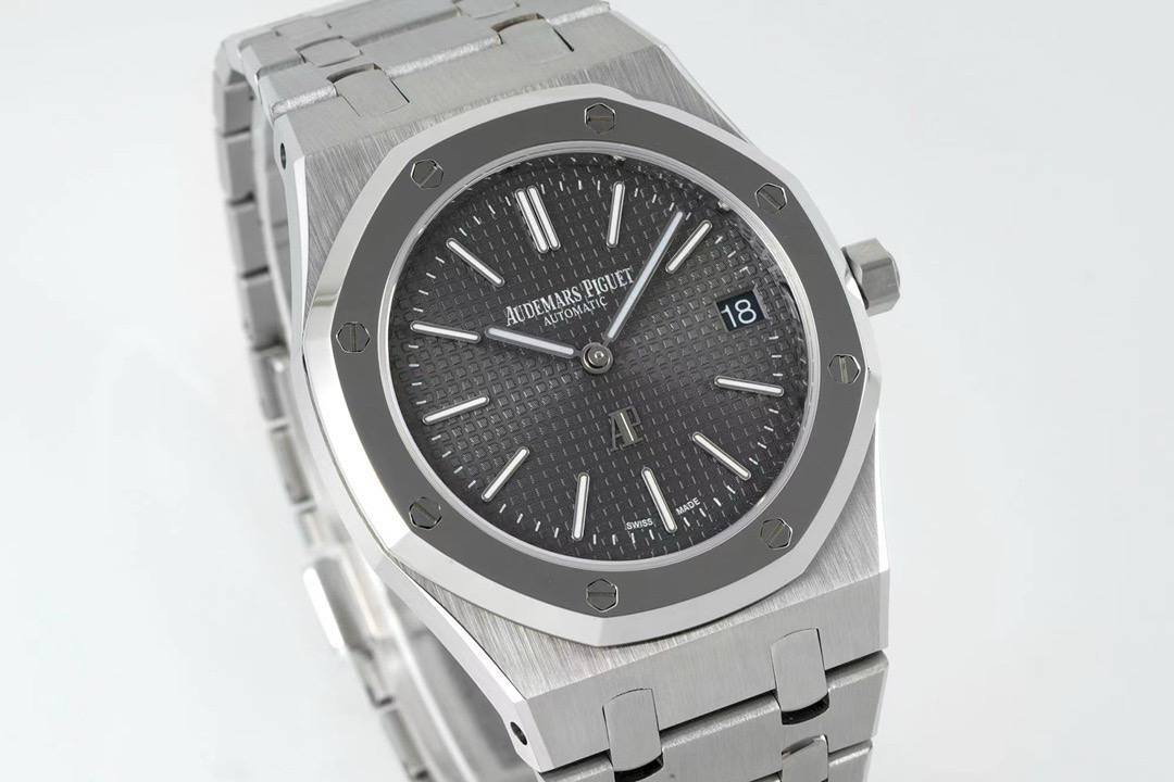 TheChronoLux - Audemars Piguet Royal Oak Jumbo 15202 39mm Grey, photo 2024 07 02 17 54 22 2