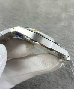 TheChronoLux - Audemars Piguet Royal Oak Jumbo 15202 39mm Blue, photo 2024 07 05 16 36 55 2